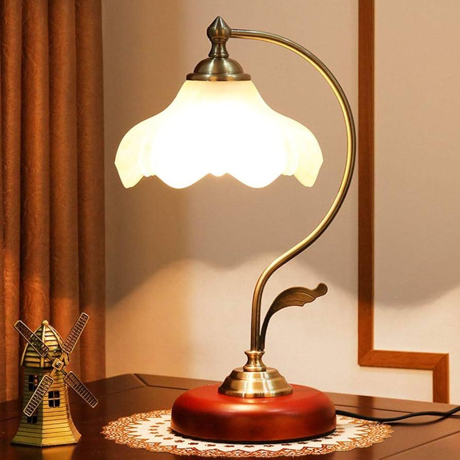 Exploring the ​Different⁣ Styles⁢ of Vintage​ Martini Lamps