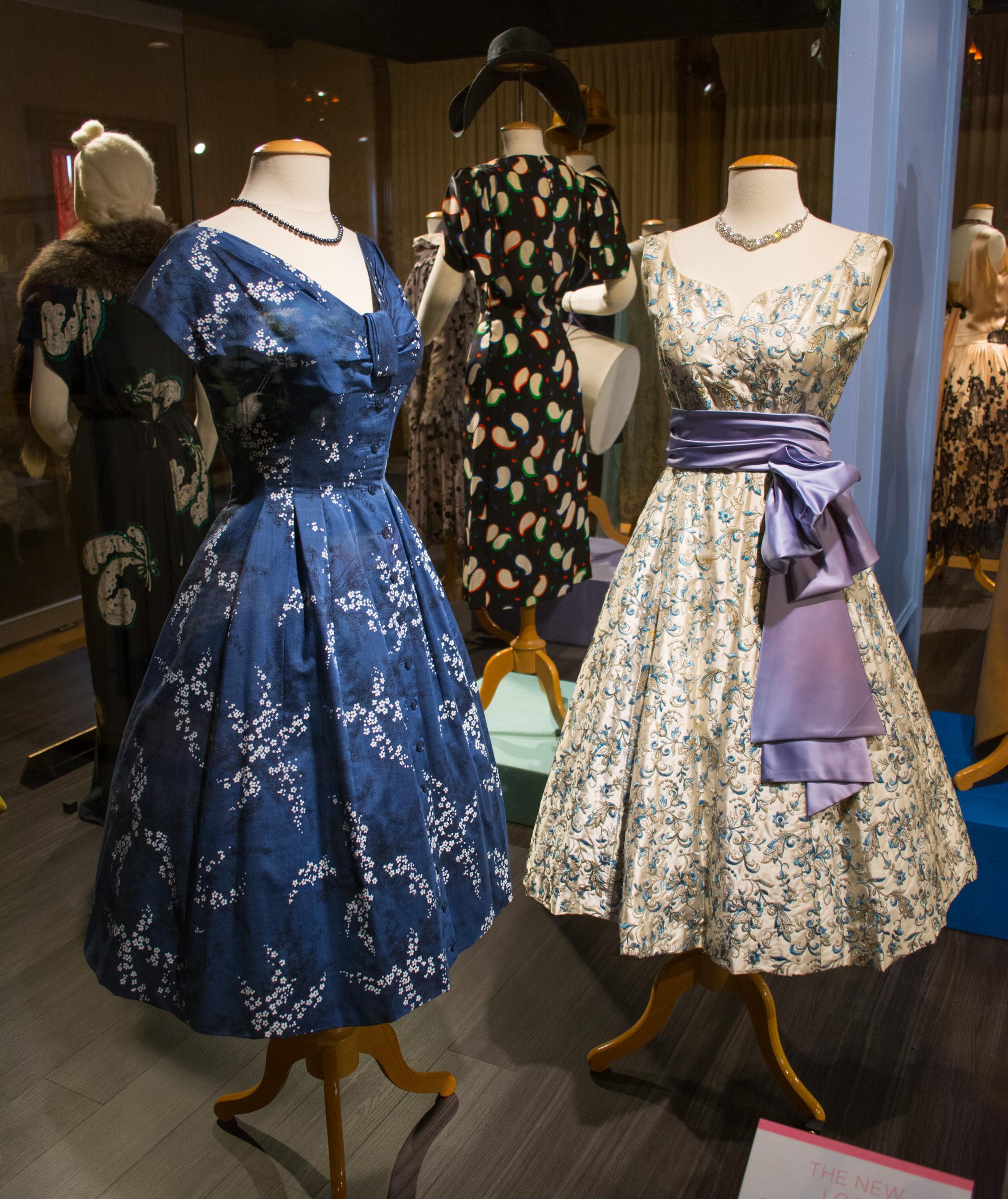 Fabrics and Textures: Choosing the Right Material for Your Vintage Dress